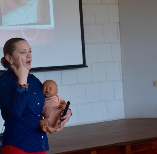 Curso sobre lactancia materna benefició a estudiantes y profesionales del área de la salud y la educación