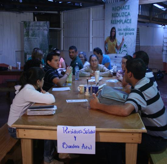 Sede organiza Feria Ecológica para la comunidad de Bajo Rodríguez