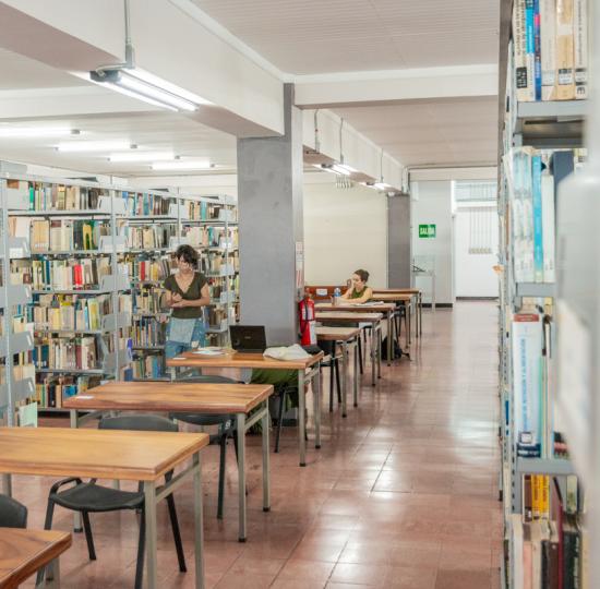 La Biblioteca Arturo Agüero Chaves atiende a sus usuarios de forma remota