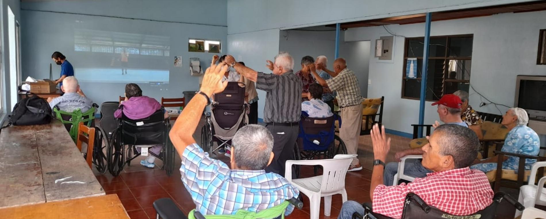 Adultos mayores podrán inscribirse en cursos virtuales para el I ciclo 2021