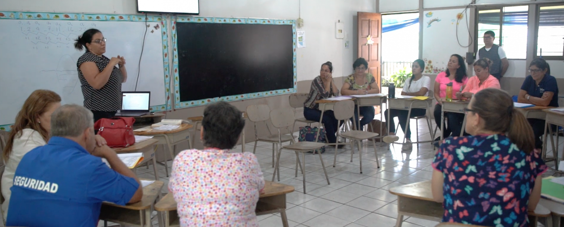 Proyecto de acción social ofrece acompañamiento a docentes  de primaria