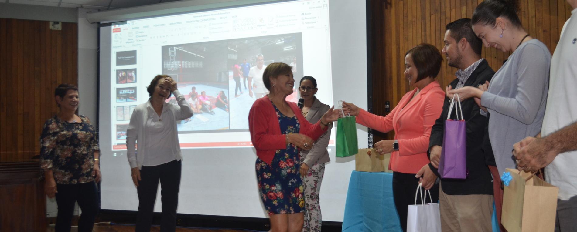 Sede celebró mes de la persona adulta mayor