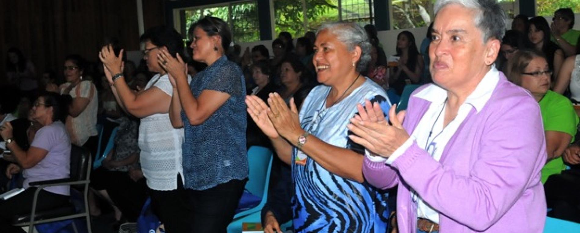 Adultos mayores disfrutaron el I Encuentro Universitario sobre Envejecimiento Poblacional