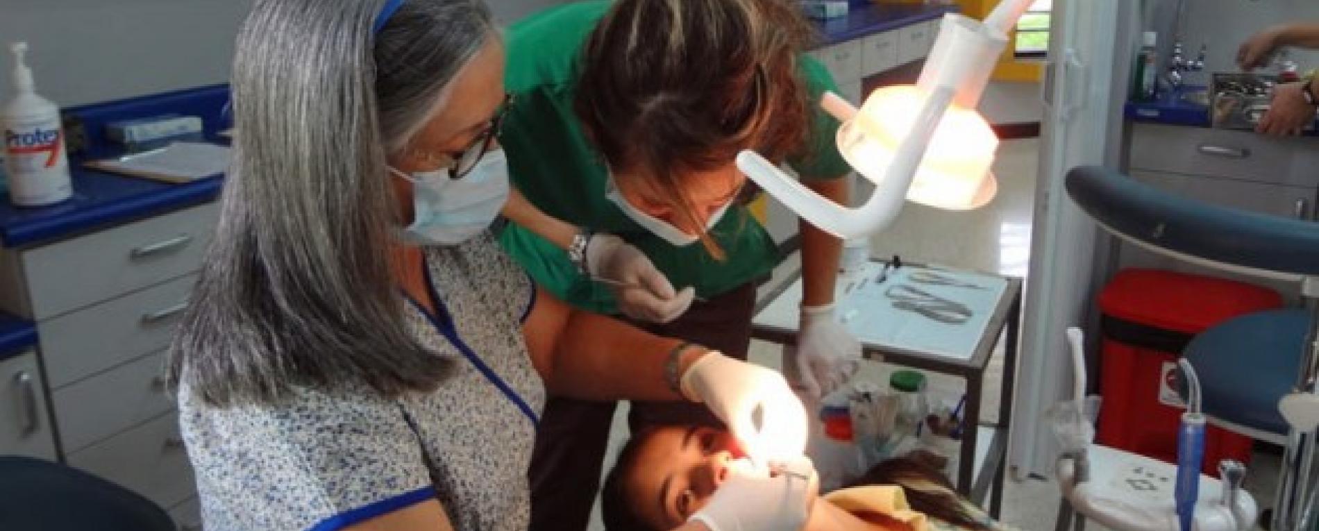 Nuevo video muestra labor de la Clínica Bucal del Recinto de Grecia