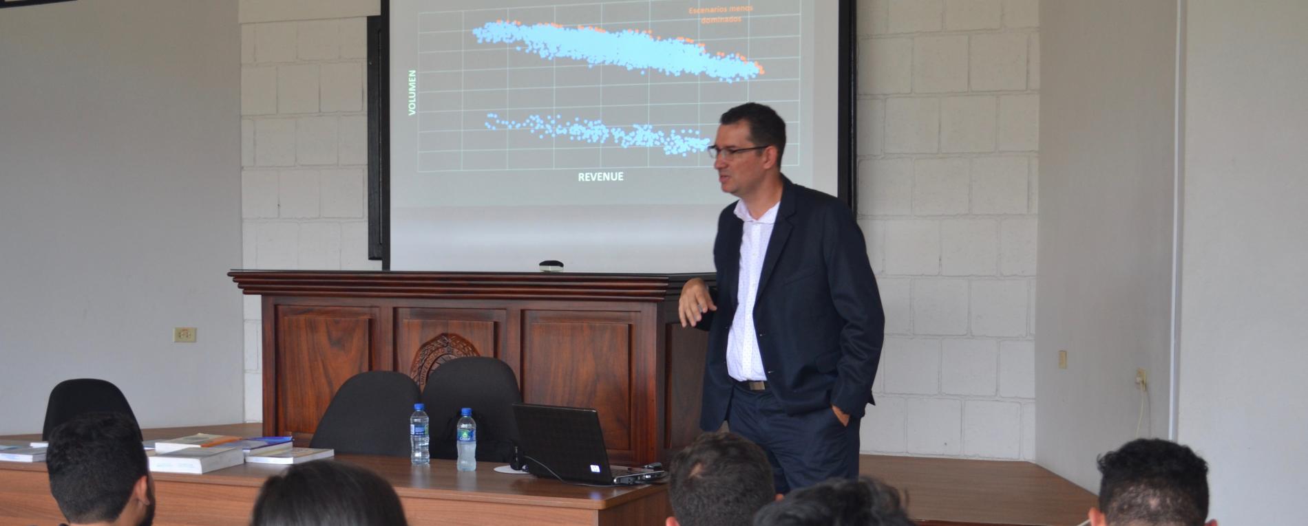  I Seminario de Análisis Numérico y Modelación Matemática se realizó en la Sede de Occidente