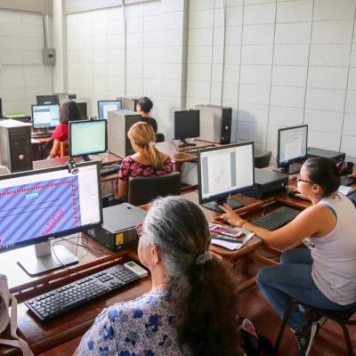 Capacitación en manejo de herramientas tecnológicas e informáticas