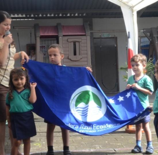 Tres estrellas para el Centro Infantil Laboratorio Ermelinda Mora 