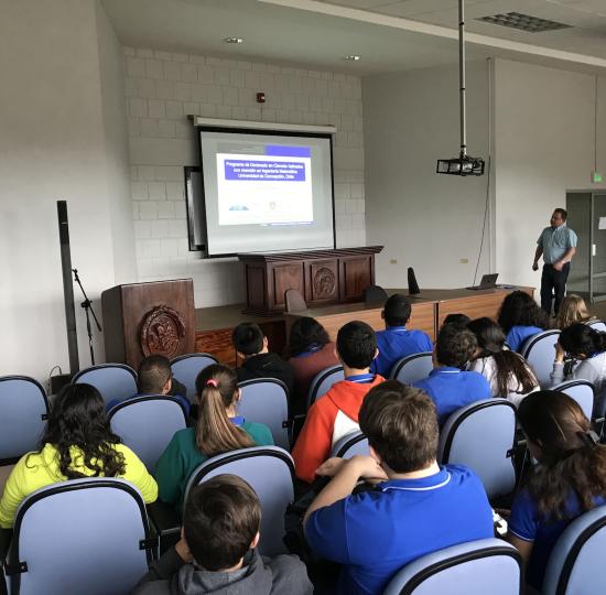 Sección de matemática promueve intercambios académicos