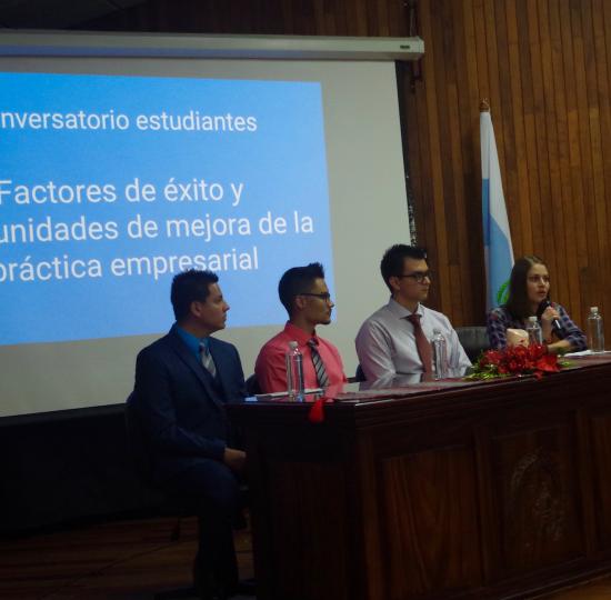 Informática Empresarial promueve espacios de reflexión sobre la práctica profesional