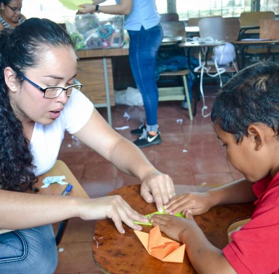 Estudiantes  universitarios ofrecen talleres de matemáticas gratuitos a niños y jóvenes de bajos recursos