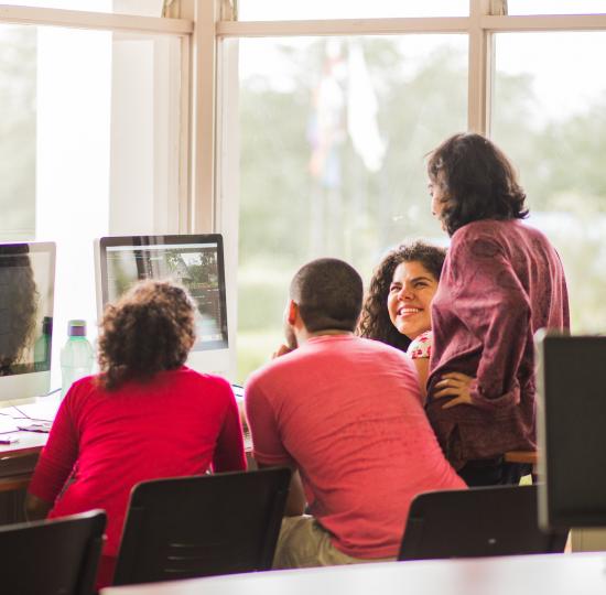 Charlas de inducción para estudiantes de primer ingreso