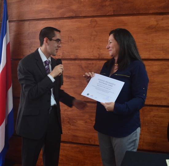 Centro de Informática certifica al Recinto de Grecia en Libre Office