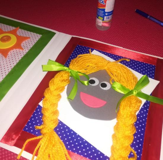 Estudiantes inscritos en el Centro de Literatura Infantil y Juvenil preparan material para promover la lectura 